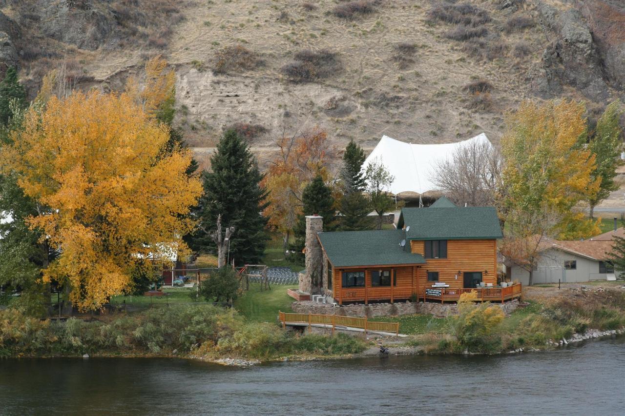 river's  bend lodge
